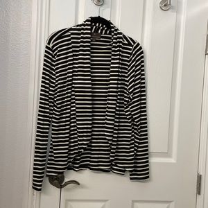 Fenn Wright Manson black&white cardigan size: M LOOKS YELLOW IN PHOTO ITS WHITE